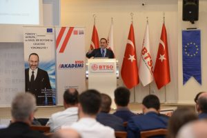 Bursa Ticaret ve Sanayi Odası, akademi projesiyle bilginin kapısını &uuml;yelerine a&ccedil;ıyor