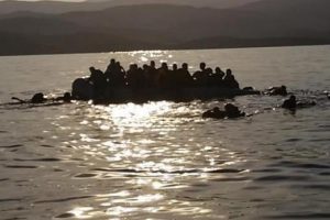 Akdeniz'de kurtarılan 310 d&uuml;zensiz g&ouml;&ccedil;men İspanya'da