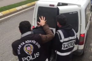 Yolcuların parasını &ccedil;alan yankesici yakalandı