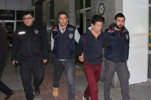 Emekli &ouml;ğretmeni &ouml;ld&uuml;r&uuml;p, video &ccedil;eken hırsız tutuklandı