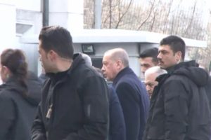Cumhurbaşkanı Erdoğan AK Parti İl Başkanlığına geldi