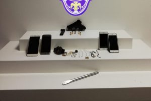Balkondan girerek evleri soyan 2 hırsız yakalandı