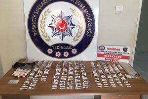 Polis zehir tacirlerinin k&ouml;k&uuml;n&uuml; kazıyor