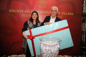 Bursa Nil&uuml;fer Belediyesi &ccedil;alışanlarından yeni yıla renkli karşılama&nbsp;