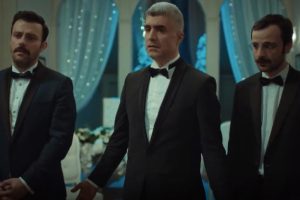 İstanbullu Gelin'de Esma b&uuml;y&uuml;k sırrını a&ccedil;ıkladı!