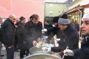Bursa G&uuml;rsulular seher vaktinin bereketini paylaşıyor