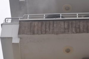 Psikolojik sorunları olan kadın evini yakmak istedi