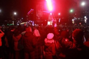 Sırbistan'da binlerci kişi h&uuml;k&uuml;meti protesto etti