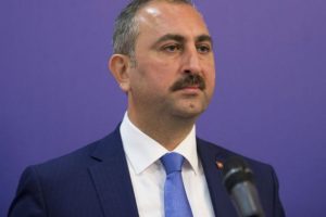 Adalet Bakanı G&uuml;l'den &ouml;nemli a&ccedil;ıklamalar
