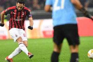 Hakan &Ccedil;alhanoğlu: Galatasaray'da oynamak isterim