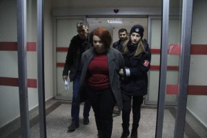 HDP binasında PKK propagandasına 5 g&ouml;zaltı