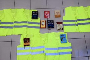 DEAŞ operasyonunda sarı yelekler bulundu