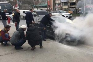 &Ouml;nce duman &ccedil;ıktı sonra alevler sardı