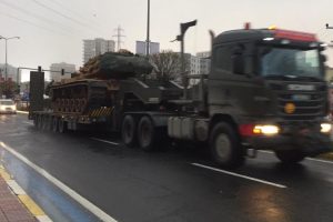 Suriye sınırına sevkiyat s&uuml;r&uuml;yor