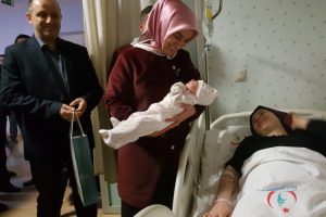 Bursa'da yeni yılın ilk bebeği G&ouml;k&ccedil;e oldu