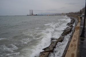 Marmara'da deniz ulaşımına fırtına engeli