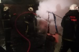 Bursa İneg&ouml;l'de odunlukta &ccedil;ıkan yangın korkuttu