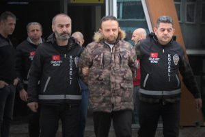 'Keyfimizi ka&ccedil;ırma' dedi, dehşet sa&ccedil;tı!