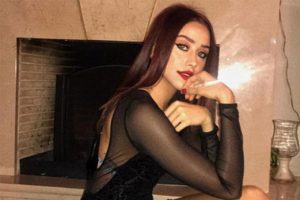 Zeynep Alkan'dan yatak odası pozu!