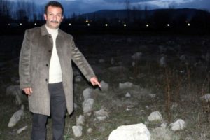 Baraj suları &ccedil;ekildi, mezarlık ortaya &ccedil;ıktı
