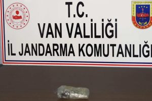 Esrar ve ka&ccedil;ak sigaraya 12 g&ouml;zaltı