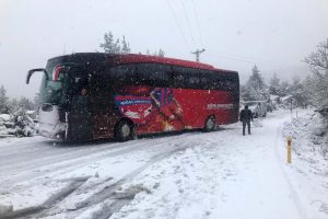 Antalya-Konya karayolu kar nedeniyle trafiğe kapatıldı