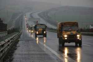Bing&ouml;l'den Suriye sınırına komando birlikleri ve m&uuml;himmat sevkiyatı