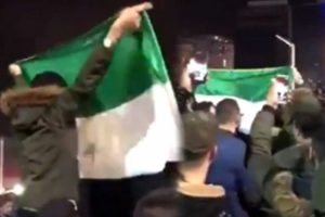 Taksim'de Suriyelilerin &Ouml;SO bayrağı a&ccedil;ması Meclis'e taşındı
