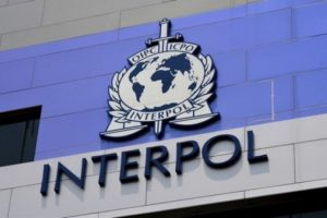 Interpol'un kırmızı ve mavi b&uuml;ltenle aradığı kadın ter&ouml;ristler Bursa'da operasyonla yakalandı