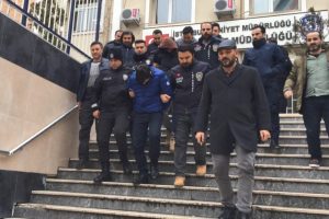 K&uuml;&ccedil;&uuml;kk&ouml;yspor taraftarının &ouml;ld&uuml;r&uuml;lmesinde 12 kişi adliyeye sevk edildi