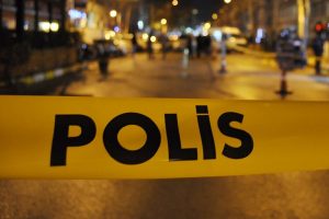 &Uuml;niversite &ouml;ğrencisi hocasını vurdu!