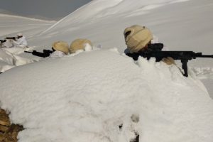 Mehmet&ccedil;ik, -15 derecede ter&ouml;rist kovalıyor