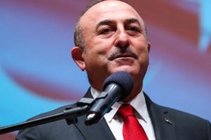 &Ccedil;avuşoğlu'ndan Yunanistan'a: Şımarık &ccedil;ocuğunuza sahip &ccedil;ıkın