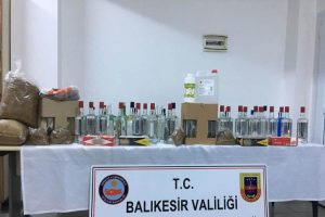 Jandarma Sahte i&ccedil;ki ve ka&ccedil;ak t&uuml;t&uuml;ne ge&ccedil;it vermedi