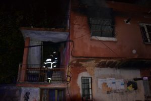 Gelin evine m&uuml;dahale etmek isteyen kayınvalide yandı