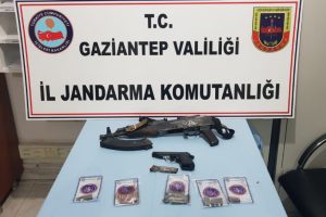 Piyade t&uuml;feğiyle jandarmaya ateş a&ccedil;tı!