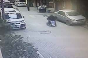 Tekerlekli sandalyedeki engelliye silahlı saldırı