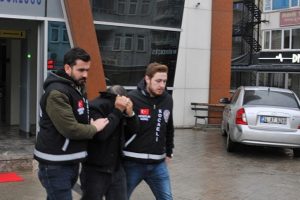 İlgin&ccedil; olay! Evlilik yıl d&ouml;n&uuml;m&uuml; i&ccedil;in 12 şişe rakı ve 5 şişe votka &ccedil;aldı