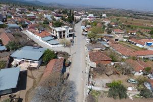 Yapılan &ccedil;alışmayla toz ve &ccedil;amurdan kurtuldular
