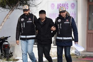 Piyasaya s&uuml;rmek isterken yakalandılar