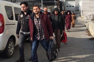 Samsun'da FET&Ouml;'n&uuml;n h&uuml;cre evlerine operasyon