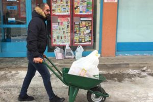 Sosyal medya fenomeni markete bakın nasıl gitti!