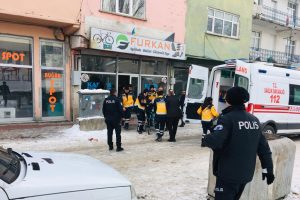 İki aile arasında silahlı kavga: 1 &ouml;l&uuml;, 6 yaralı