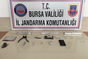 Bursa İneg&ouml;l'de zehir tacirlerine operasyon: 4 g&ouml;zaltı