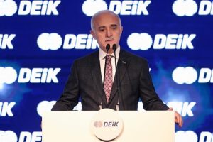 DEİK Başkanı Olpak: Enflasyonla m&uuml;cadelede iyi performans yakalandı