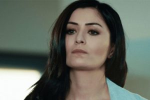 Baş&ouml;rt&uuml;l&uuml; kadınları taciz ettiği iddia edildi! Deniz &Ccedil;akır'dan yanıt