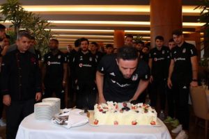G&ouml;khan G&ouml;n&uuml;l'&uuml;n doğum g&uuml;n&uuml; kutlandı