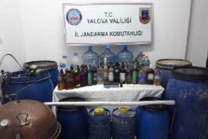 Evinde 670 litre 'sahte i&ccedil;ki' ele ge&ccedil;irildi