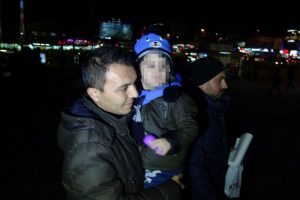 Bursa'da AVM'ye terk edilen k&uuml;&ccedil;&uuml;k &ccedil;ocuk devlet koruması altında