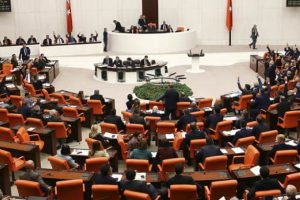'Torba kanun' Meclis'te! Yaşlılık emeklilik aylıklarının alt sınırı bin TL oluyor